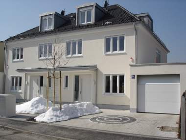 schnei13a_380.jpg